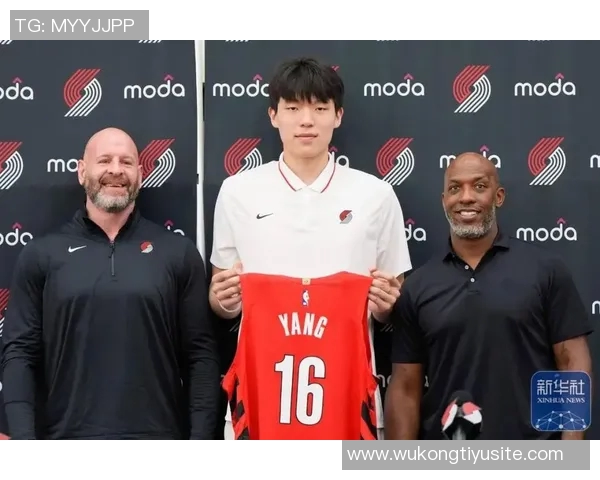 开拓者球迷热议杨瀚森下放决定期待他归来后成小约基奇 开拓者球迷热议杨瀚森下放决定期待他归来后成小约基奇